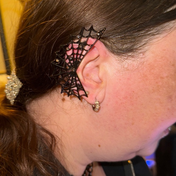 Spiderweb Ear Cuff (New) - Picture 9 of 10